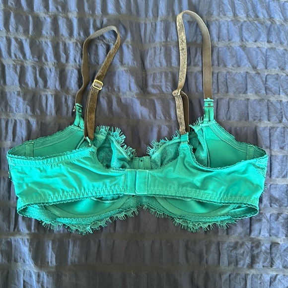 Lot of 3 Victoria’s Secret bras - size 38C - Picture 7 of 7